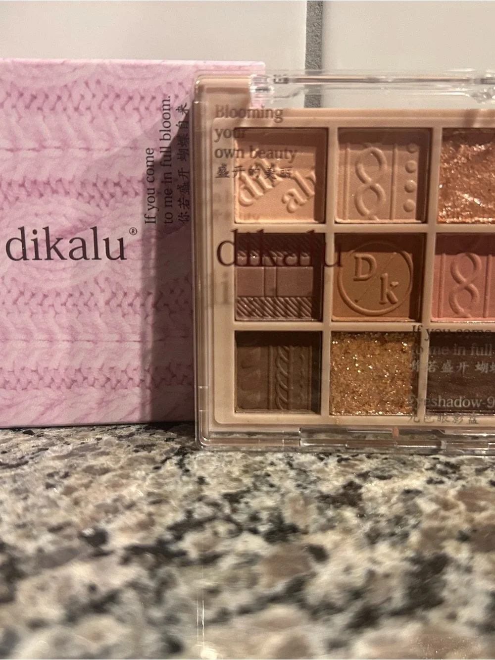 Dikalu Neutral Pink & Brown Eyeshadow Palette — Soft Matte and Shimmer
